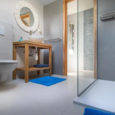 La Maison De Regine Bed and Breakfast