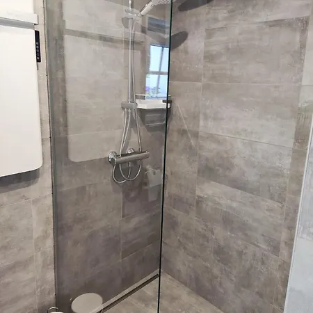 La Maison De Regine Bed and Breakfast 3*